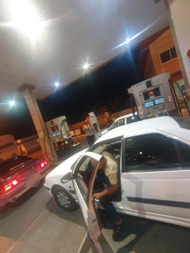 عکس پمپ بنزین مرزبند