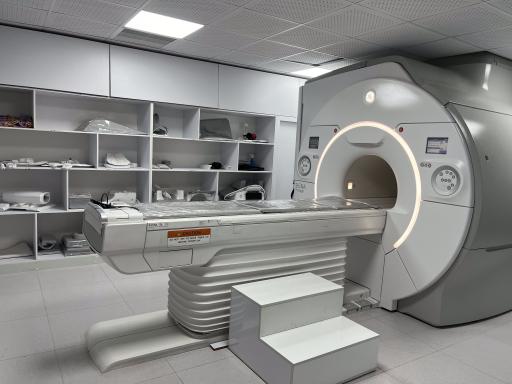 عکس مرکز تصویربرداری پزشکی آفرینش