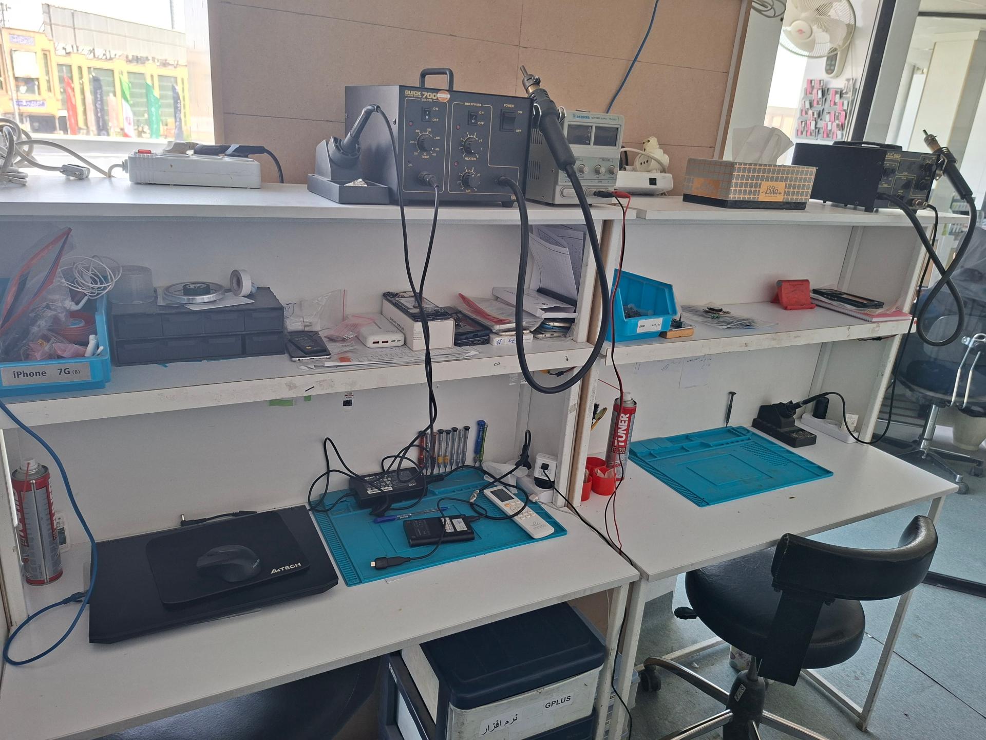 عکس آموزشگاه تعمیر موبایل