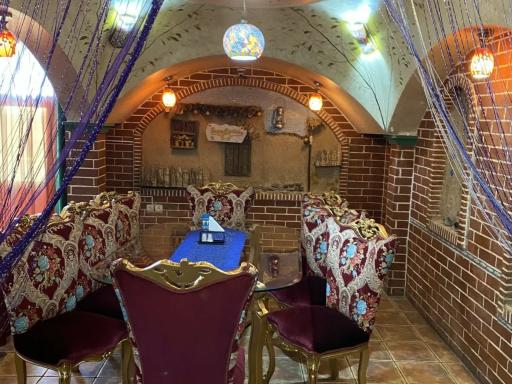 عکس رستوران سنتی پاتیل