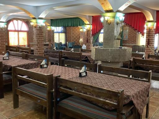 عکس رستوران سنتی پاتیل