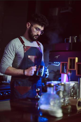 عکس کافه کافئین