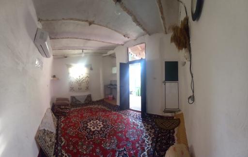 عکس اقامتگاه سنتی کلبه گلی