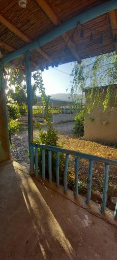 عکس اقامتگاه سنتی کلبه گلی