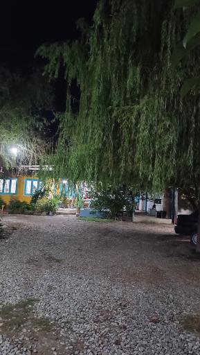 عکس اقامتگاه سنتی کلبه گلی