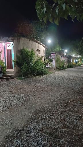 عکس اقامتگاه سنتی کلبه گلی