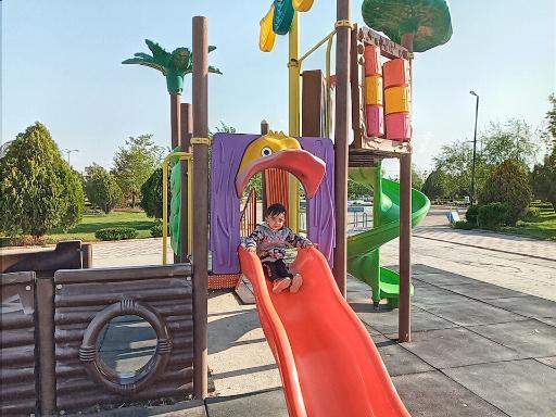 عکس زمین بازی کودکان