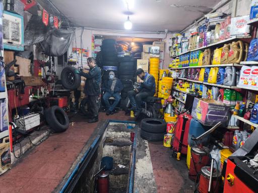 عکس اتو سرویس وپنچرگیری آذربایجان