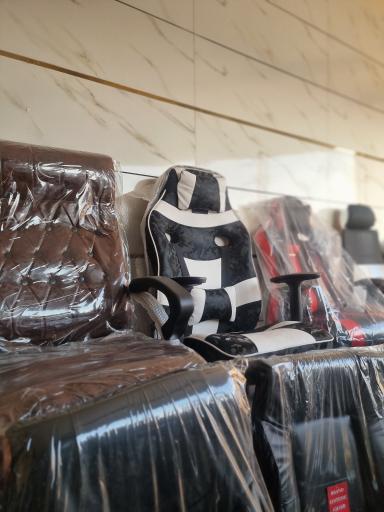 عکس آقای صندلی