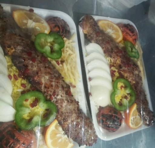 عکس تهیه غذا و خانه آشپزی سناتور