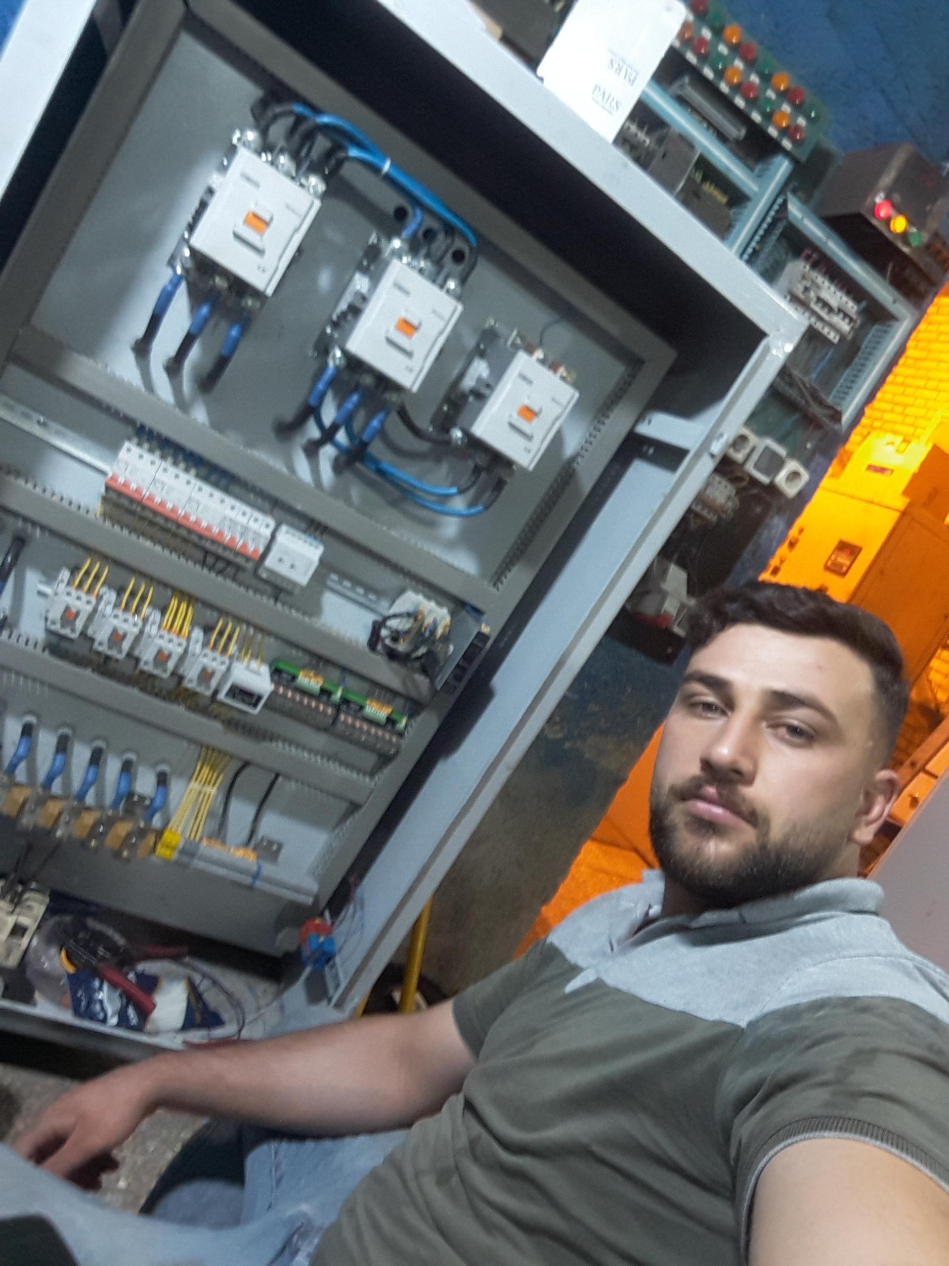 عکس خدمات برق صنعتی و ساختمانی فریاد