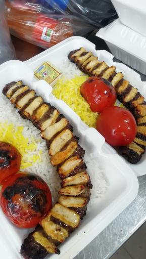 تهیه غذای ریحون