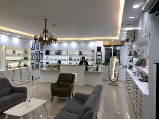 عکس بینایی سنجی و عینک هیراد