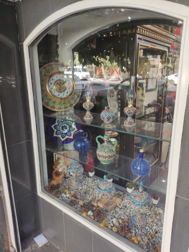 عکس فروشگاه و نمایشگاه صنایع دستی انجمن ام اس ایران