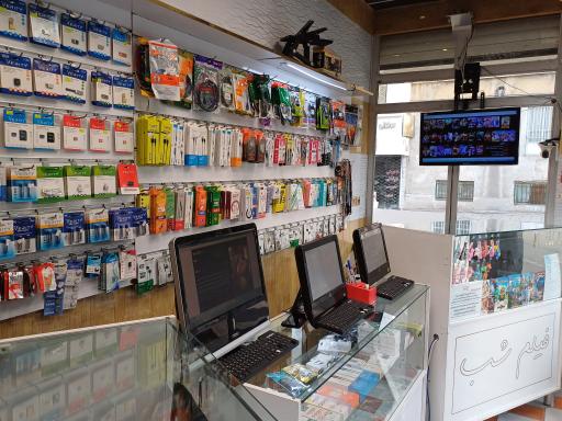 عکس محصولات فرهنگی فیلم شب (شعبه مرکزی)