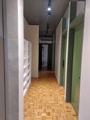 عکس فضای کار اشتراکی ماجرا سنائی