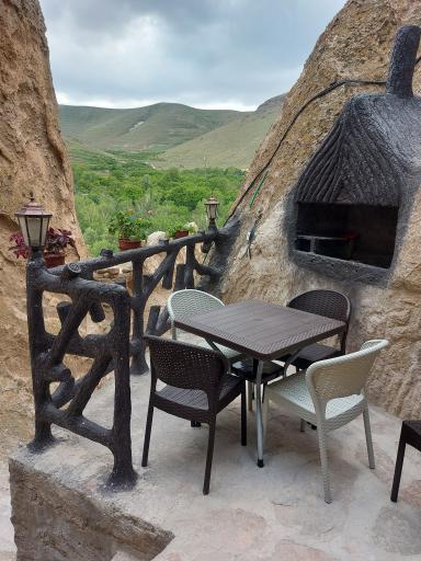 عکس سوئیت صخره ای عمارت شاین کندوان