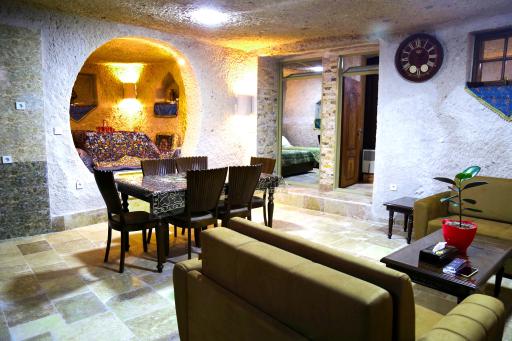 عکس سوئیت صخره ای عمارت شاین کندوان