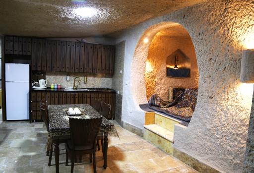 عکس سوئیت صخره ای عمارت شاین کندوان