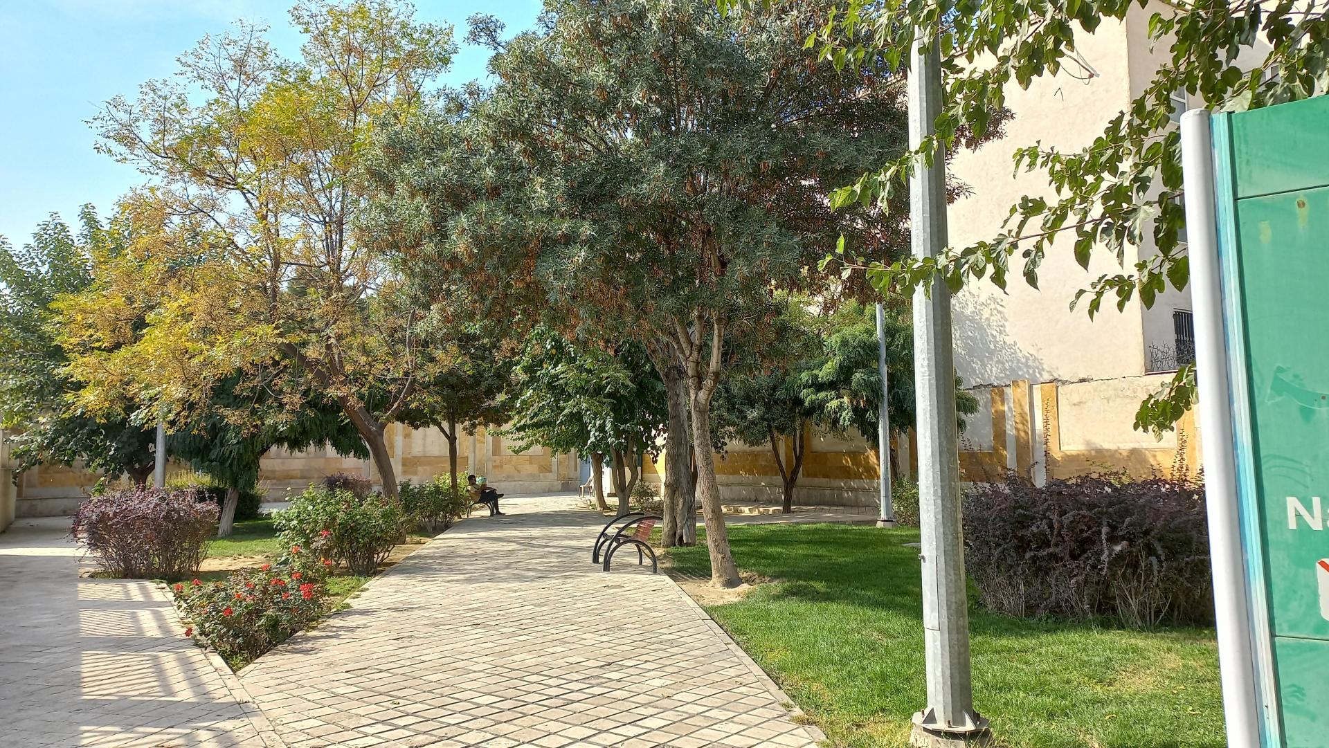 عکس بوستان ناظم الاطباء