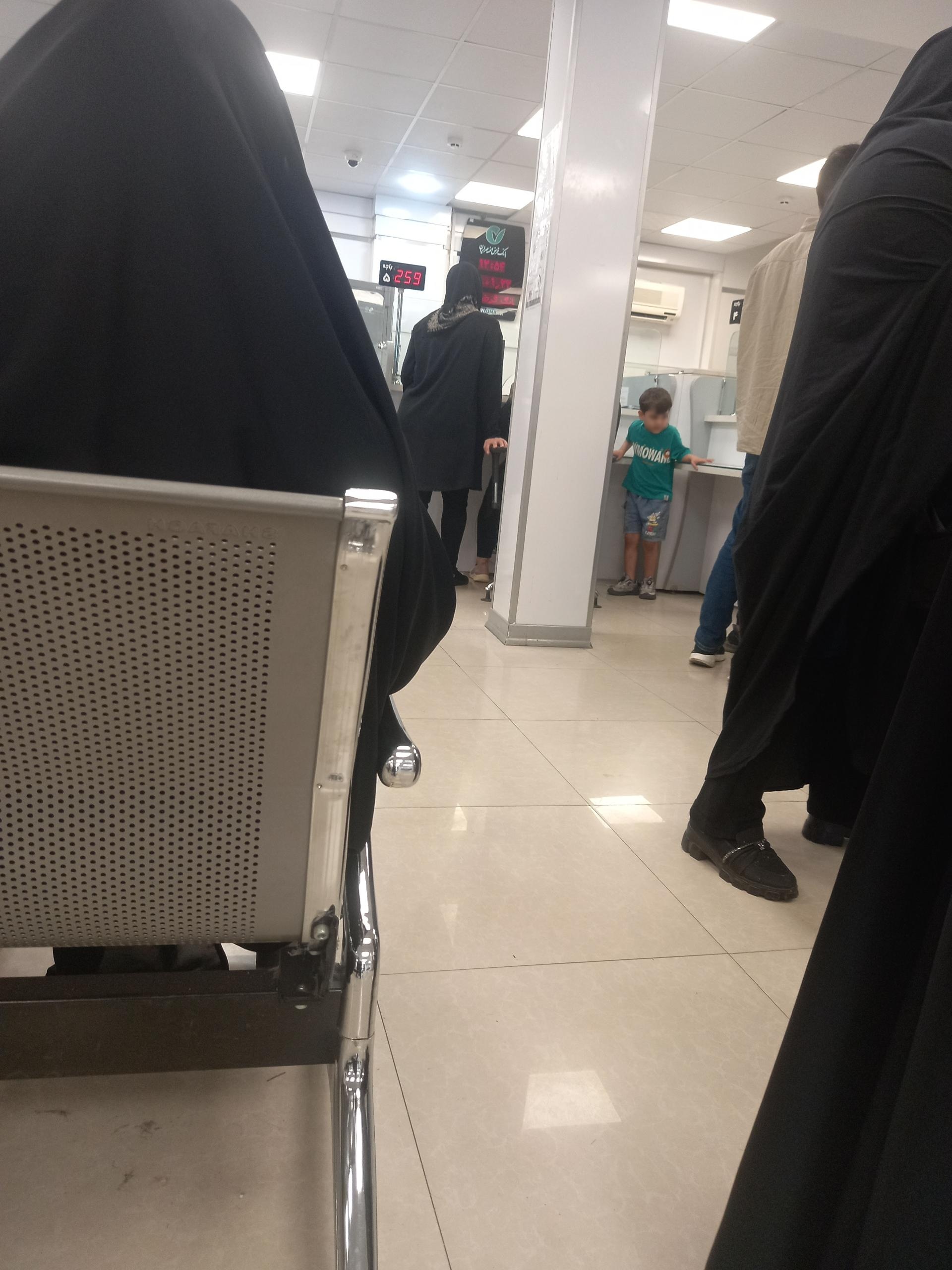 عکس بانک قرض الحسنه مهر ایران شعبه صادقی