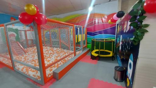 عکس خانه بازی کارن