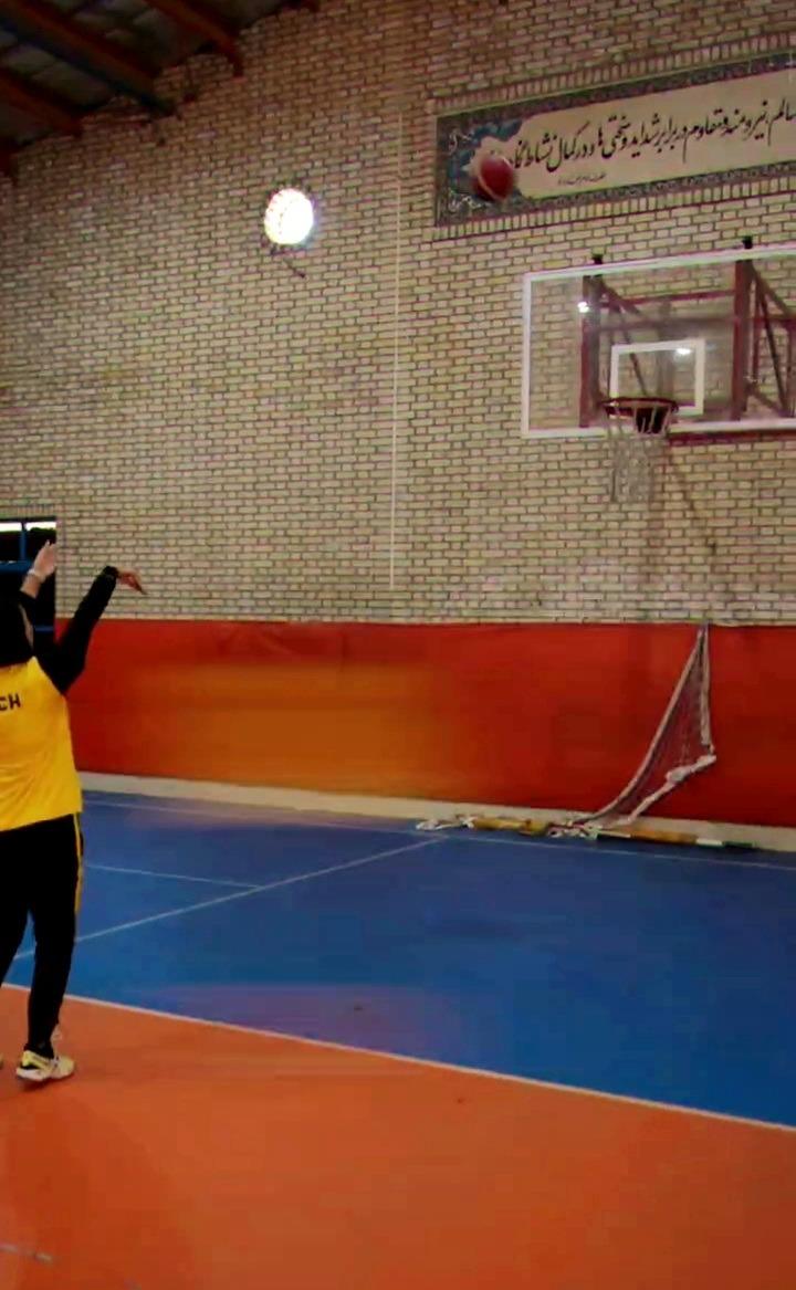 عکس سالن ورزشی حکیم فرزانه