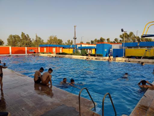 عکس استخر قدیمی شرکت نفت نیوساید