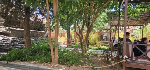 عکس باغ رستوران هفت خوان