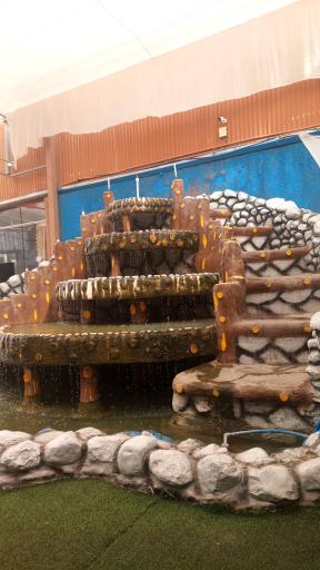 عکس باغ رستوران هفت خوان