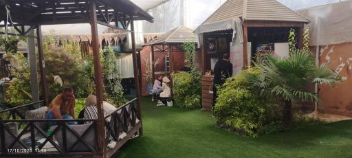 عکس باغ رستوران هفت خوان