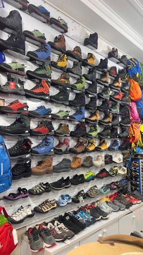 عکس فروشگاه طبیعتگردی و کوهنوردی بیرمی