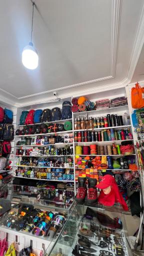 عکس فروشگاه طبیعتگردی و کوهنوردی بیرمی