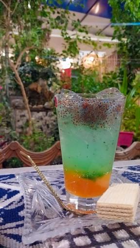 عکس کافه زیبای تاج و تخت 