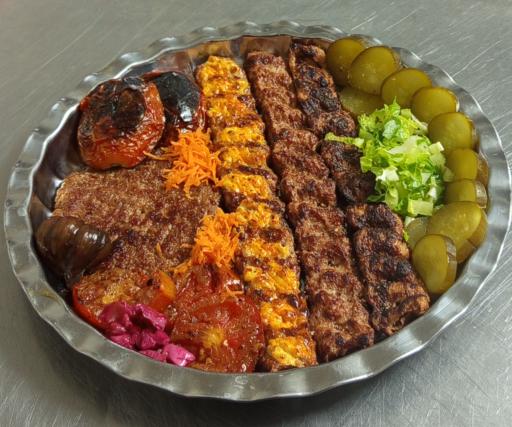 عکس سفره خانه سنتی باباحیدر