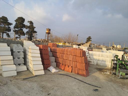 عکس کارگاه بلوک زنی (تولید مصالح بتنی) 