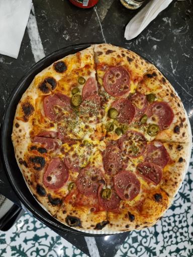 عکس کافه گالری ایوان ربط