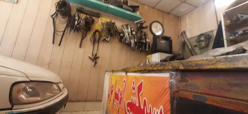 سیمکشی اتومبیل جوان