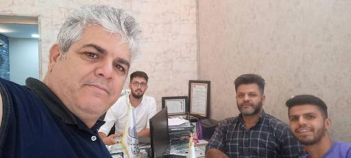 عکس مشاورین املاک آویژه 