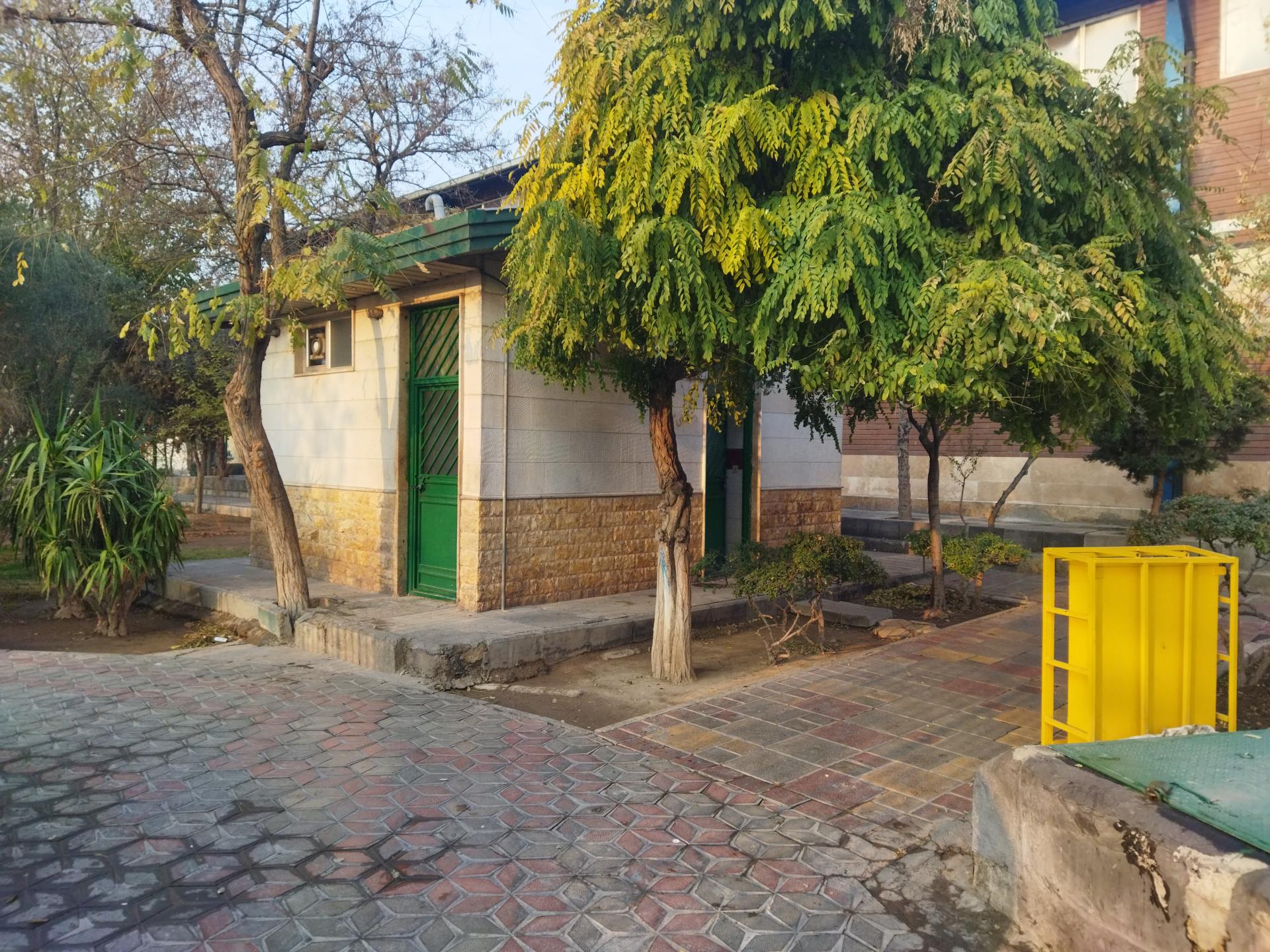 عکس نگهبانی بوستان گلستان