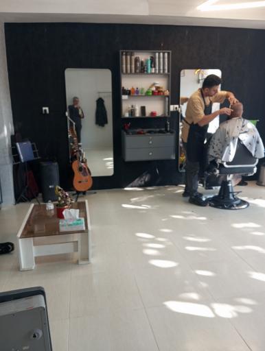 عکس پیرایش هارمونی