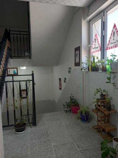 عکس مجتمع آموزشگاه رانندگی پایه سوم و موتورسیکلت امینیان