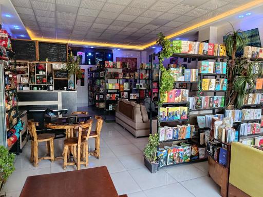 عکس کافه کتاب شهر جونقان