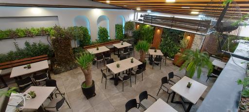 عکس فروشگاه گل باختر