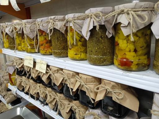 عکس زیتون سرای تاج شمال