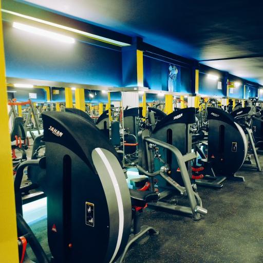 عکس باشگاه بدنسازی قلب آسیا