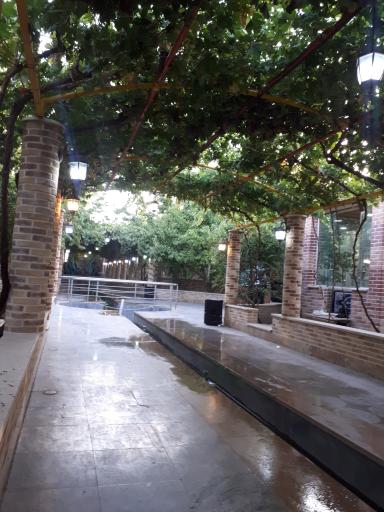 عکس تالار عمارت سرخ