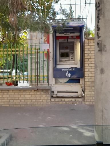 عکس عابر بانک صادرات