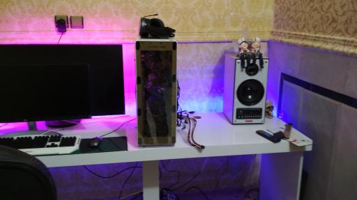 عکس کامپیوتر گیگابایت