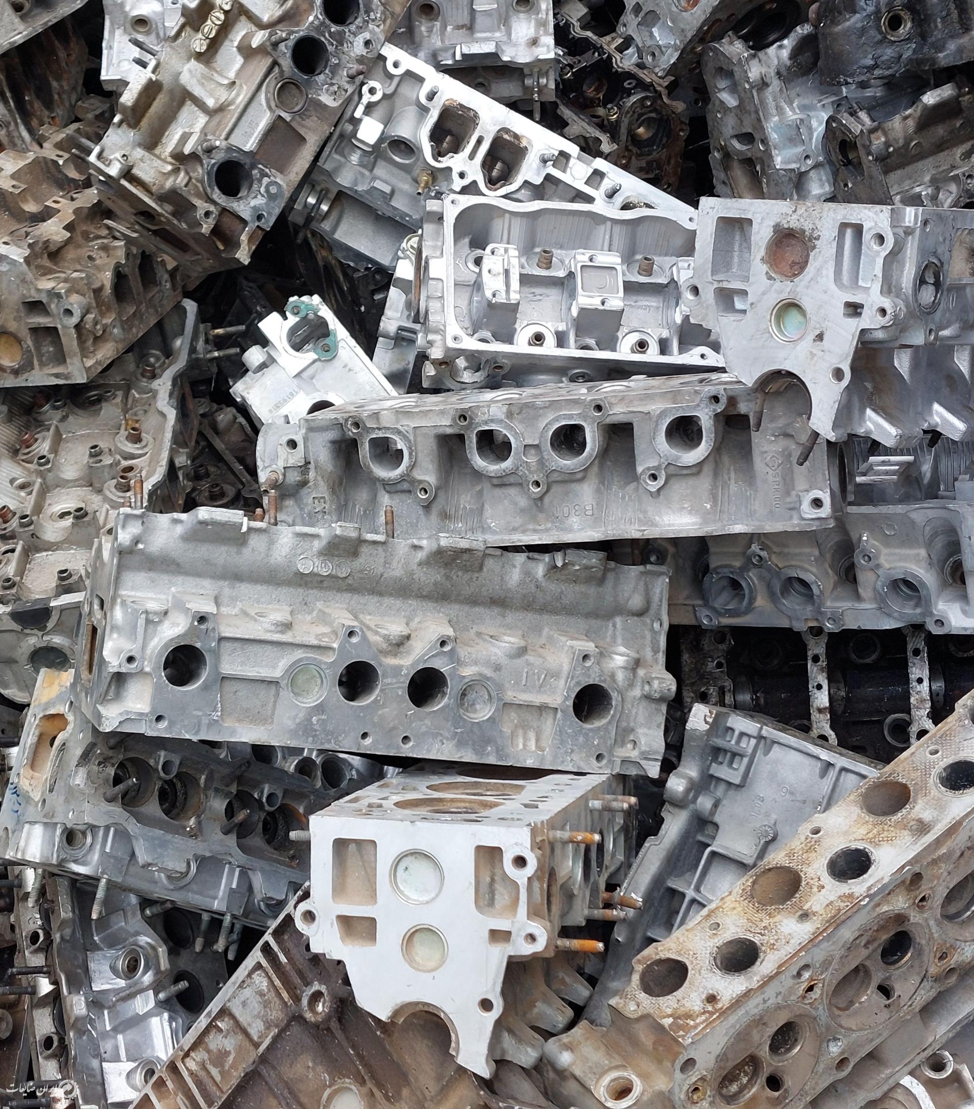 عکس خرید قطعات ماشین و کاتالیزور حسینی